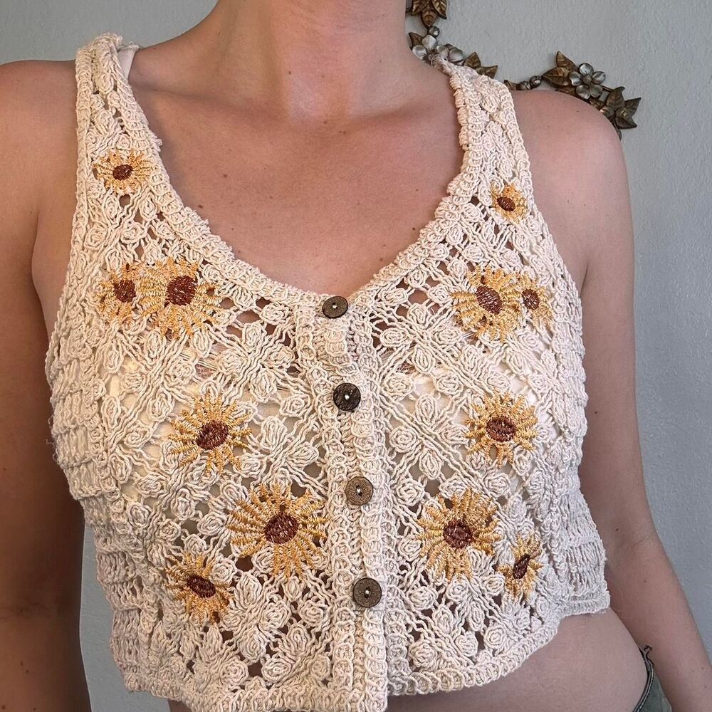 Unbranded Women's Cream and Tan Crop-top